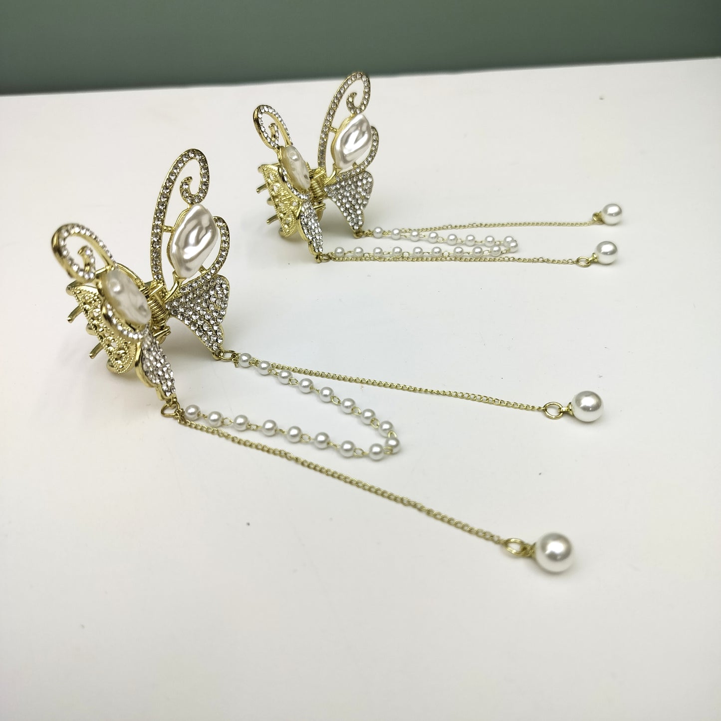 METAL HANGING BUTTERFLY
