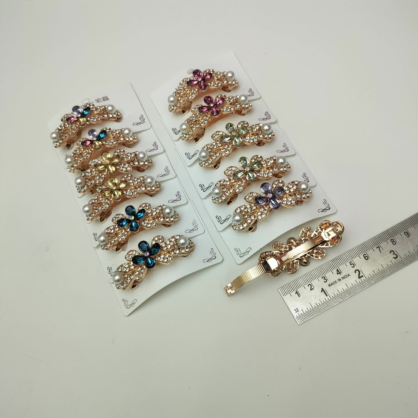 STONE HAIR CENTRE CLIP