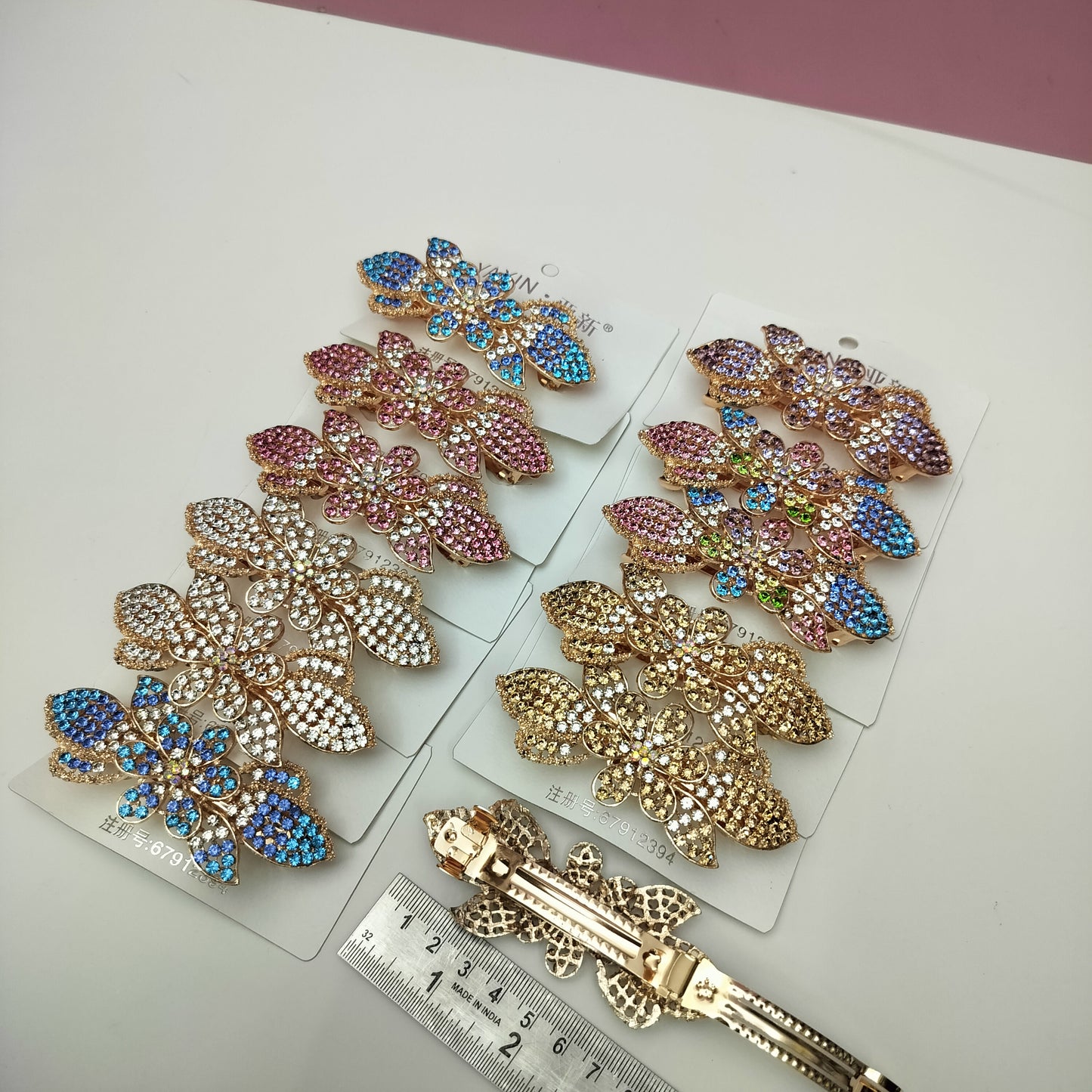 STONE HAIR CENTRE CLIP
