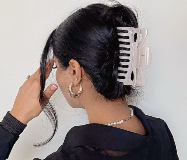HAIR CLAWS