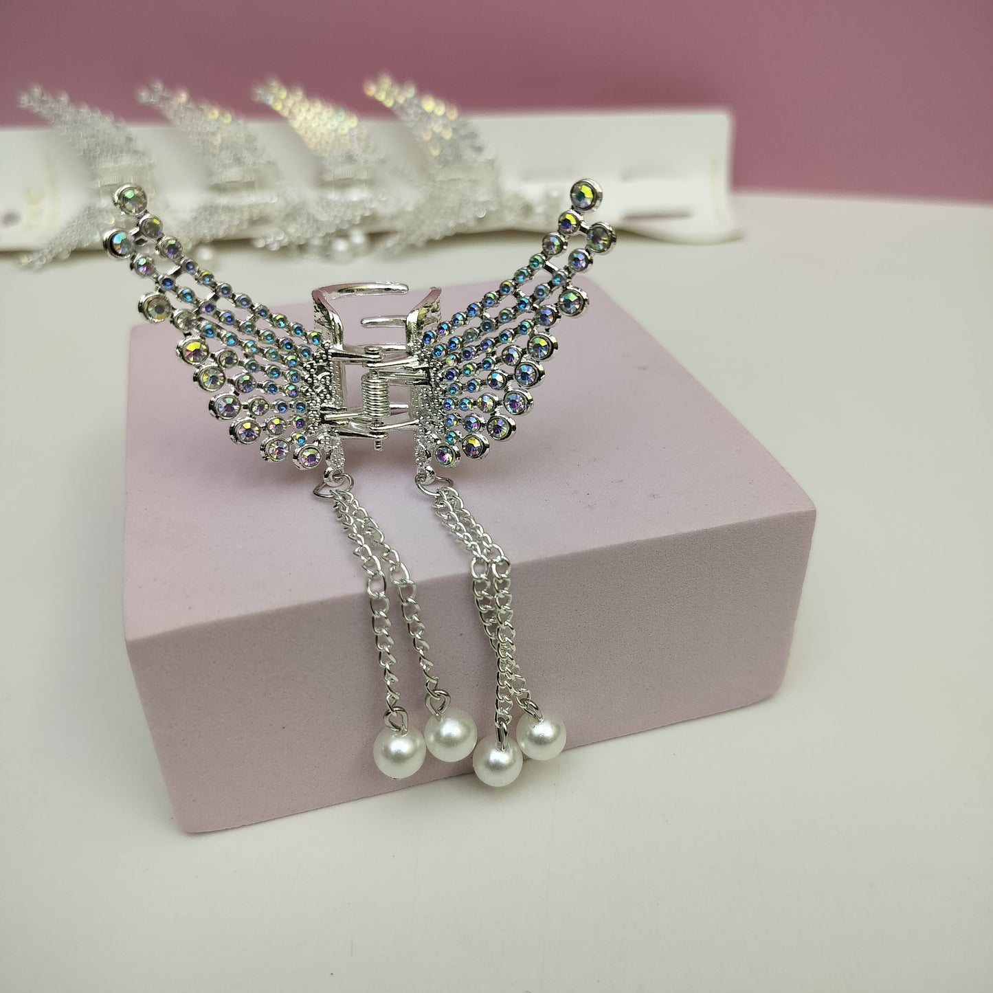 STONE SILVER HENGGING BTFLY pack of 12